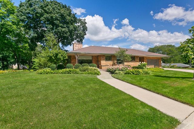 3202 N Knoll TERRACE, Milwaukee, WI 53222