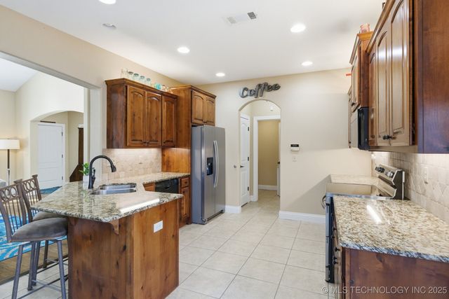 3712 W Austin Street, Broken Arrow, OK 74011