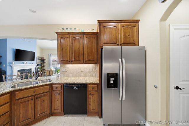 3712 W Austin Street, Broken Arrow, OK 74011