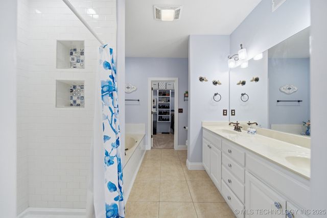 3712 W Austin Street, Broken Arrow, OK 74011