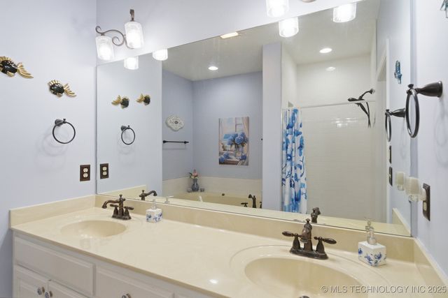 3712 W Austin Street, Broken Arrow, OK 74011