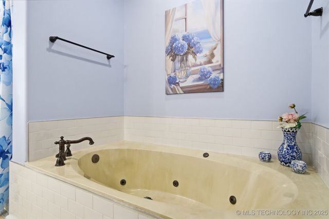 3712 W Austin Street, Broken Arrow, OK 74011