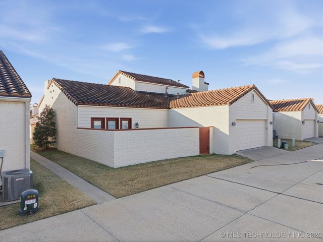 3712 W Austin Street, Broken Arrow, OK 74011