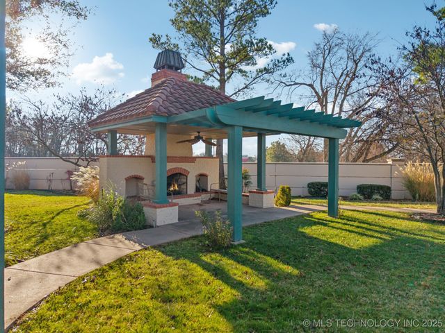 3712 W Austin Street, Broken Arrow, OK 74011