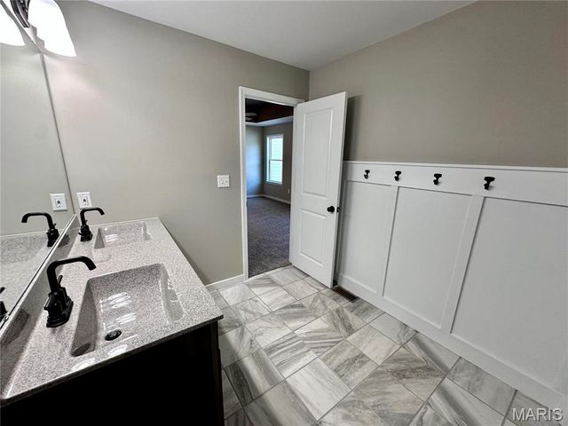 530 Hickory Knoll Drive, Troy, MO 63379