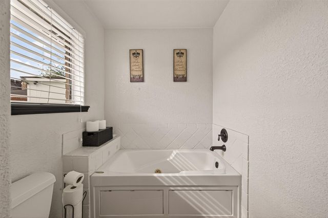 9818 Sagemoss Lane, Houston, TX 77089