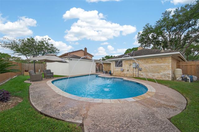 9818 Sagemoss Lane, Houston, TX 77089