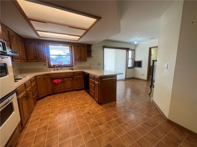 403 W Central Avenue, Bentonville, AR 72712