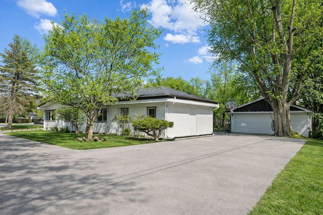 8 Rob Road, Mount Prospect, IL 60056