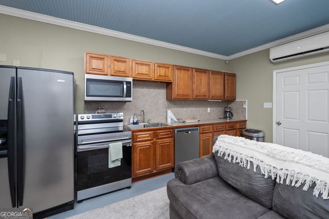240 Community House Road, Barnesville, GA 30204