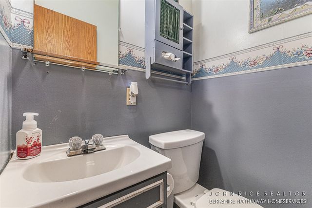 428 W Walnut Street, Hastings, MI 49058