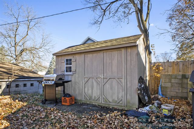 428 W Walnut Street, Hastings, MI 49058