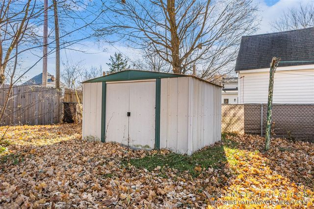 428 W Walnut Street, Hastings, MI 49058