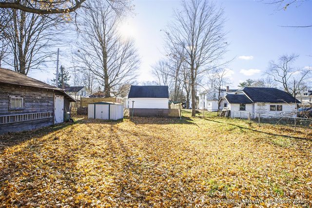 428 W Walnut Street, Hastings, MI 49058