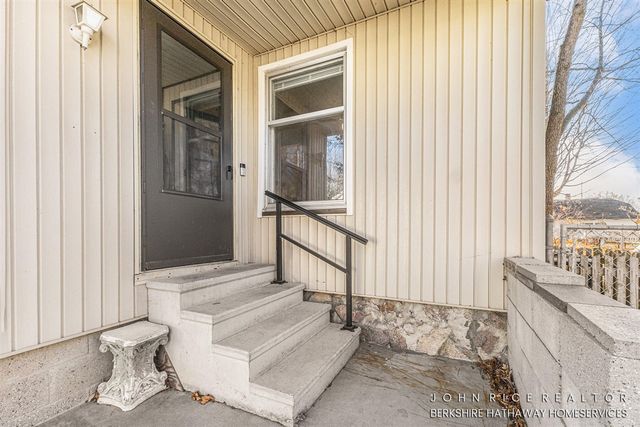 428 W Walnut Street, Hastings, MI 49058