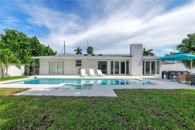 20950 NE 25th Ct, Miami, FL 33180