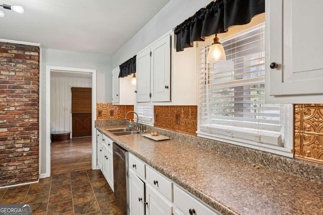 2121 Skytop Drive, Stone Mountain, GA 30087