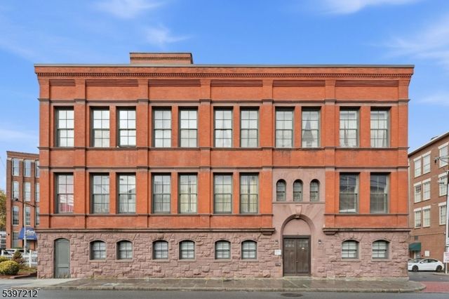 19 Market St 205, Paterson City, NJ 07501