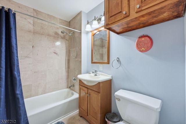19 Market St 205, Paterson City, NJ 07501