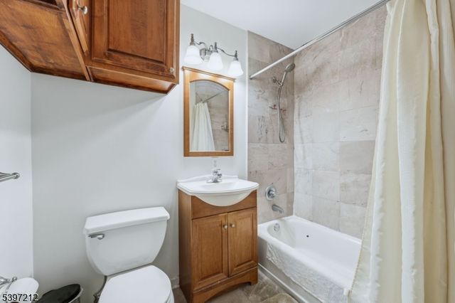 19 Market St 205, Paterson City, NJ 07501