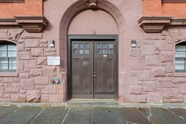 19 Market St 205, Paterson City, NJ 07501