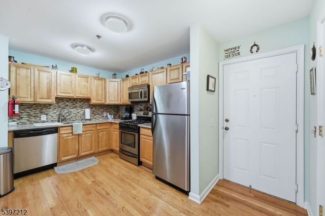 19 Market St 205, Paterson City, NJ 07501