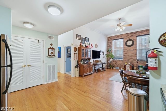 19 Market St 205, Paterson City, NJ 07501