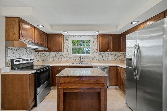 633 Sharon Drive 633 Sharon Drive, Fairborn, OH 45324