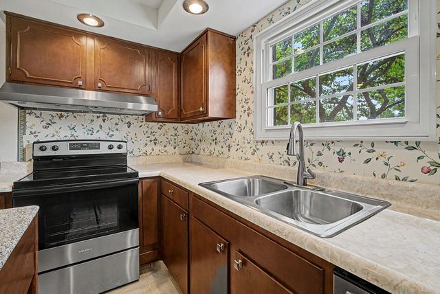 633 Sharon Drive 633 Sharon Drive, Fairborn, OH 45324