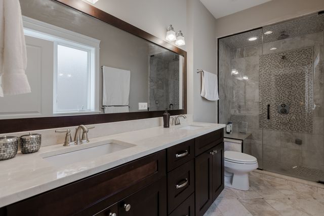 3315 N Seminary Avenue 2, Chicago, IL 60657