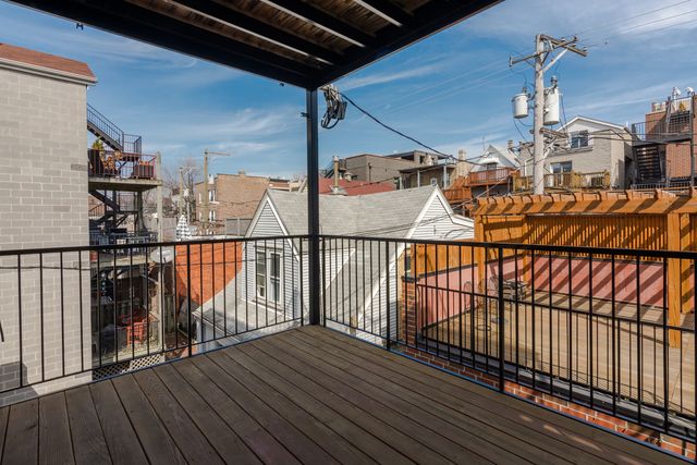 3315 N Seminary Avenue 2, Chicago, IL 60657
