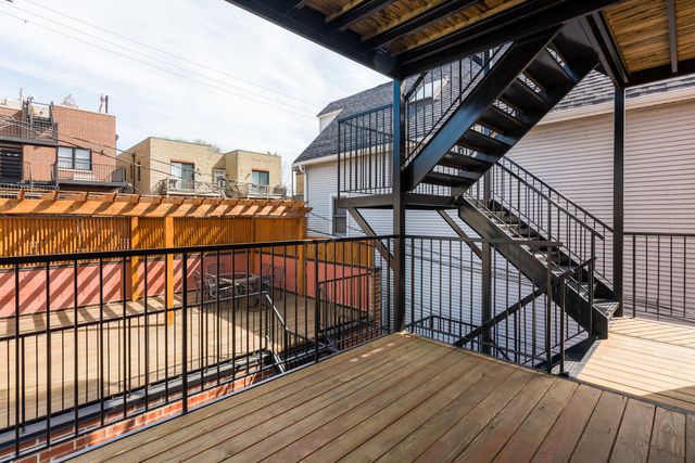 3315 N Seminary Avenue 2, Chicago, IL 60657
