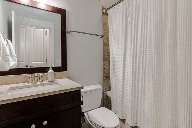 3315 N Seminary Avenue 2, Chicago, IL 60657