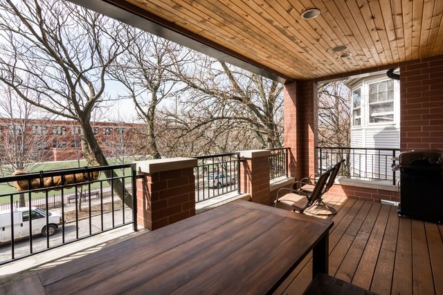 3315 N Seminary Avenue 2, Chicago, IL 60657