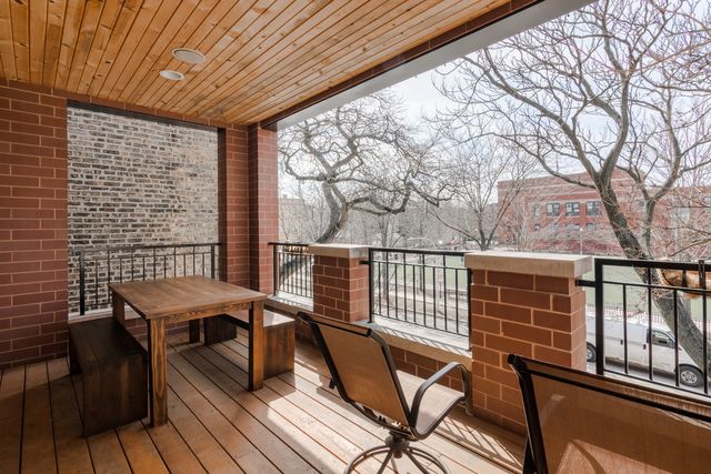 3315 N Seminary Avenue 2, Chicago, IL 60657