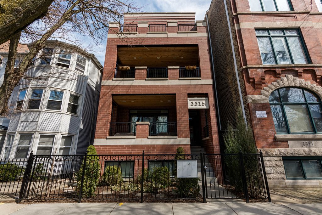 3315 N Seminary Avenue 2, Chicago, IL 60657