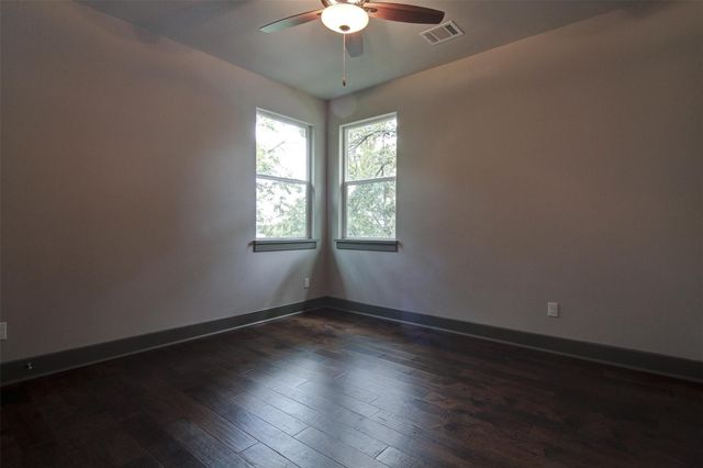 923 E 37th ST, Austin, TX 78705