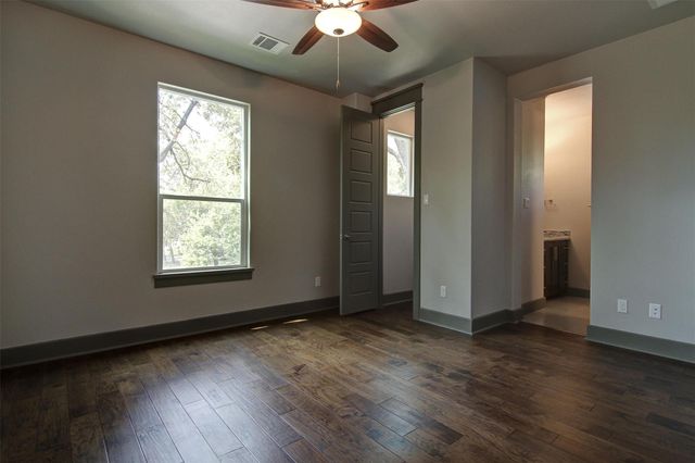 923 E 37th ST, Austin, TX 78705