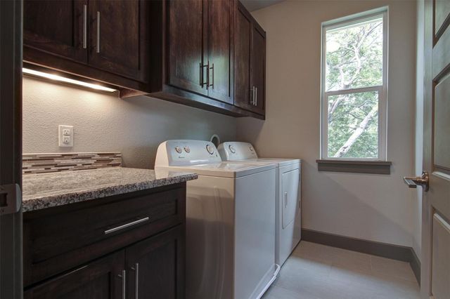 923 E 37th ST, Austin, TX 78705