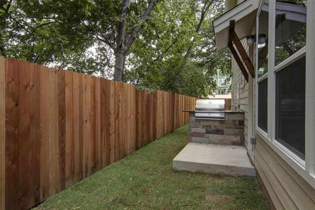 923 E 37th ST, Austin, TX 78705
