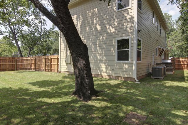 923 E 37th ST, Austin, TX 78705