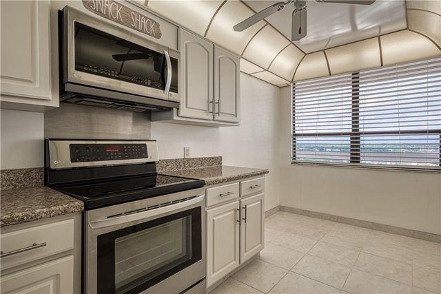 17900 GULF BOULEVARD 11D, Redington Shores, FL 33708