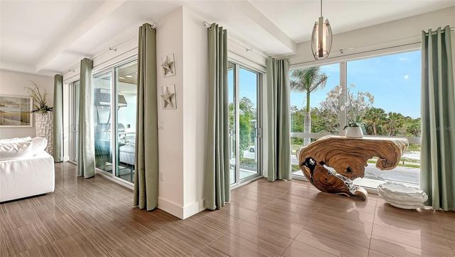 129 TAFT DRIVE W102, Sarasota, FL 34236