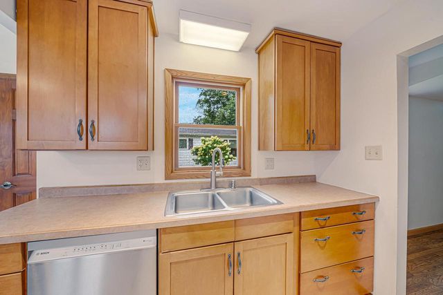 1004 WERNER ALLEN ROAD, New London, WI 54961