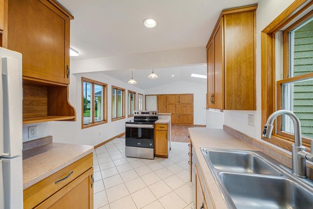 1004 WERNER ALLEN ROAD, New London, WI 54961