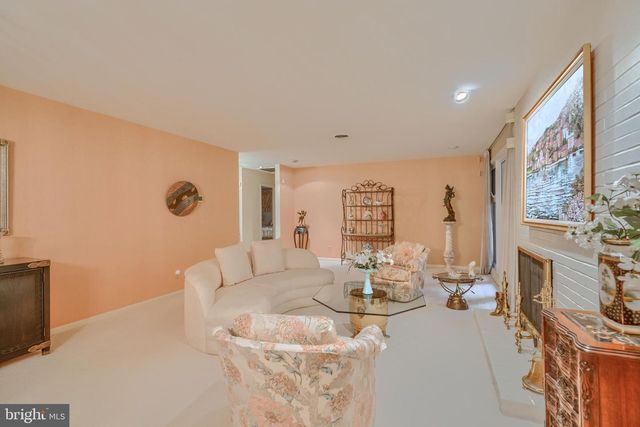 7900 IVY LN, Baltimore, MD 21208