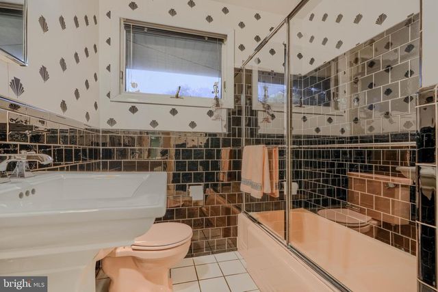 7900 IVY LN, Baltimore, MD 21208