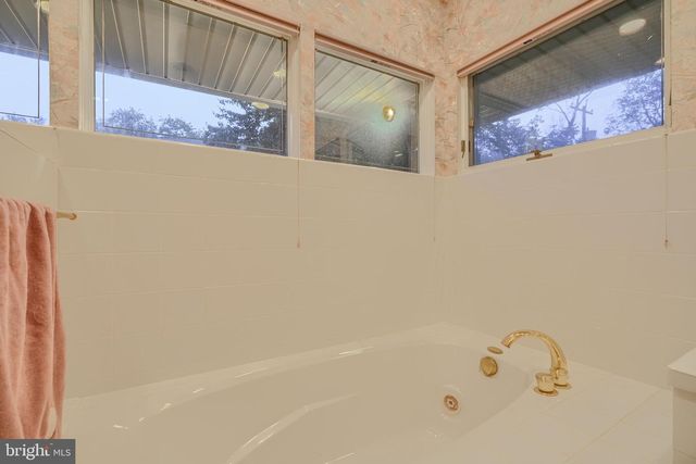 7900 IVY LN, Baltimore, MD 21208