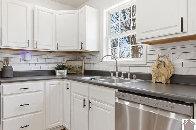 55 Heather Ln, Benton, KY 42025