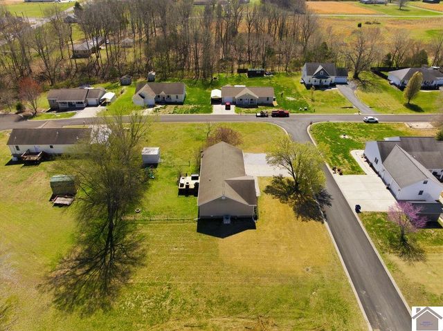 55 Heather Ln, Benton, KY 42025